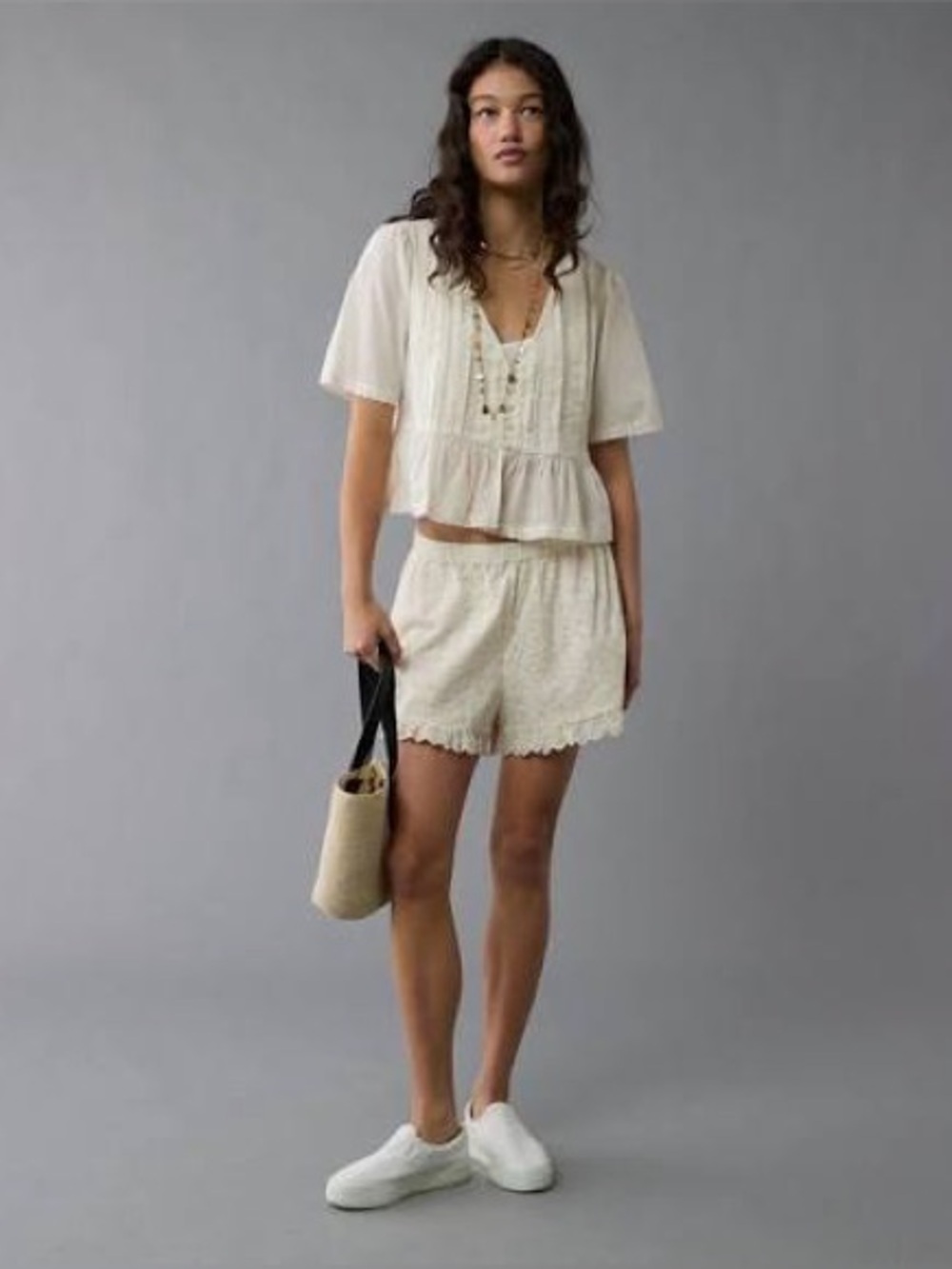 American Eagle White Eyelet Ruffle Shorts Size Small Cottagecore Coquette